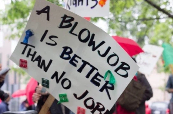 외국 매춘부들의 시위 슬로건_1.webp