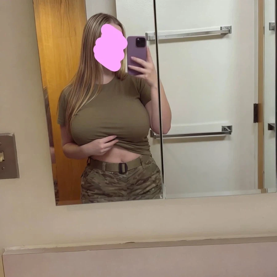 평범한 미군누나.jpg_1.webp