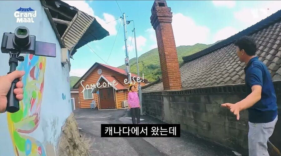 말 안통하는 외국인 무리가 시골에서 밥집을 찾음_4.jpg