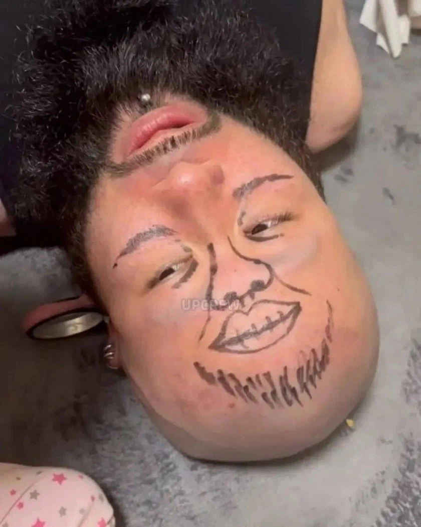 이게 그 뒤집어 보면 달라 보이는 얼굴 그림인가???_2.webp