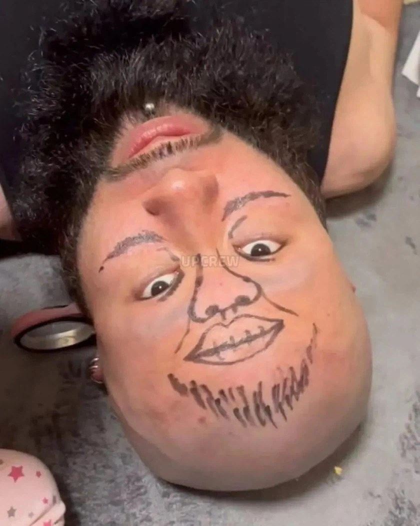 이게 그 뒤집어 보면 달라 보이는 얼굴 그림인가???_4.webp